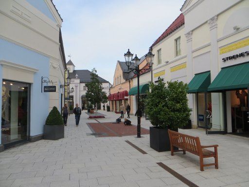 Berlin Designer Outlet™ McArthurGlen, Berlin, Deutschland, Norddorf mit Marc O’Polo und Strenesse