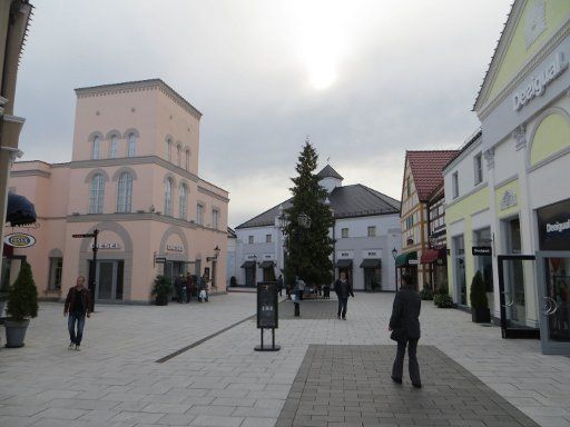 Berlin Designer Outlet™ McArthurGlen, Berlin, Deutschland, Norddorf mit Diesel und Desigual