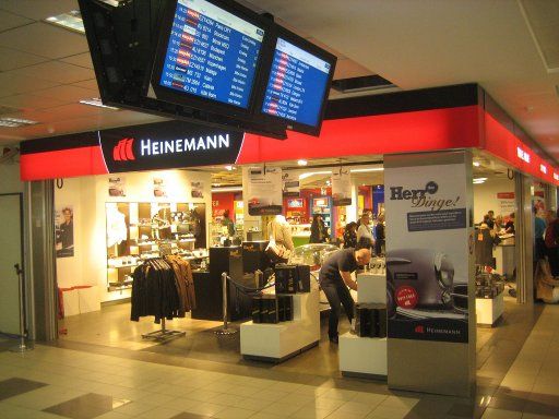 Berlin, Deutschland, Flughafen Schönefeld, SXF Airport, Ladengeschäft Heinemann