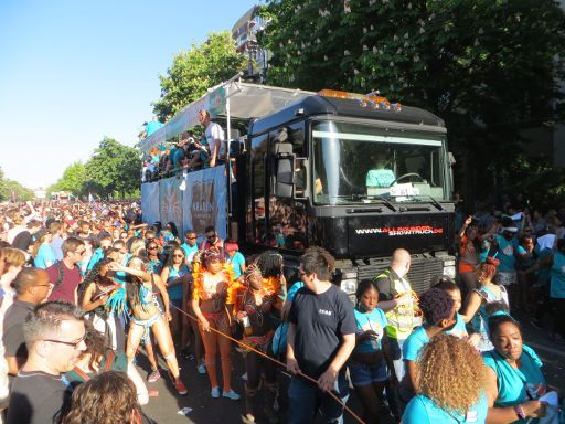 Berlin Deutschland, Karneval der Kulturen 2015, Wagen 61 Carnival Fever Ent Berlin beim Straßenumzug