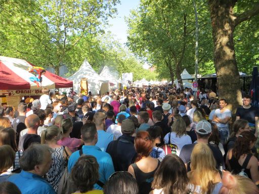 Berlin Deutschland, Karneval der Kulturen 2015, Blücher Platz mit Verkaufsständen