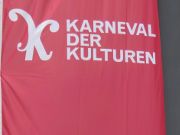 Berlin Deutschland, Karneval der Kulturen, Fahne 2017