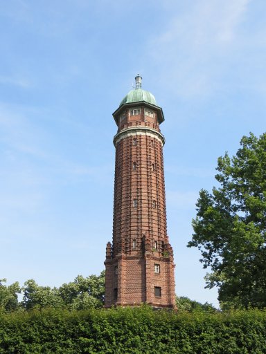 Berlin, Deutschland, Sommerwetter, Wasserturm mit Café Mitte Juni 2013