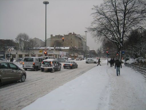 Berlin, Deutschland, Winterwetter, kalter Winter Kreuzung Turmstraße / Stromstraße