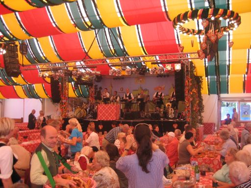 Berlin, Deutschland, Oktoberfest am roten Rathaus, 2009, Kapelle