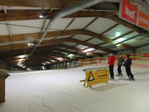 alpincenter, Bottrop, Deutschland, Blick auf die Piste mit 24 % Gefälle, Achtung keine Anfänger