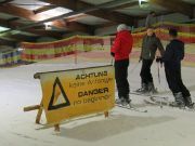 alpincenter, Bottrop, Deutschland, Blick auf die Piste mit 24 % Gefälle, Achtung keine Anfänger