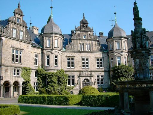 Schloss Bückeburg, Bückeburg, Deutschland, Tugend Brunnen von 1552