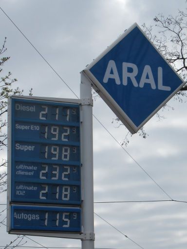 LPG, Autogas Tankstellen, Deutschland, ARAL Tankstelle, Hans-Böckler-Allee 22, 30173 Hannover im April 2022