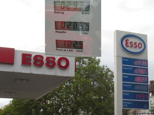 LPG, Autogas Tankstellen, Deutschland, ESSO Tankstelle, Vahrenwalder Straße 138, 30165 Hannover im Oktober 2023