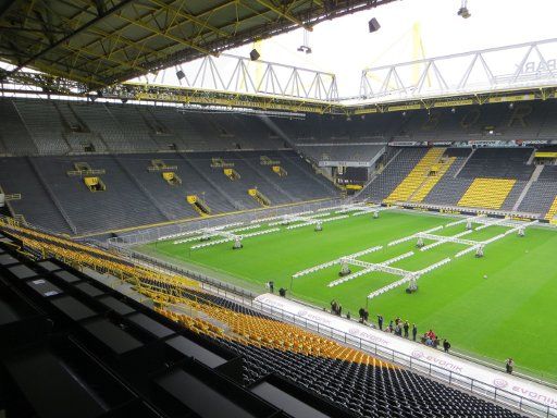 Signal Iduna Park Fußball Stadion, Dortmund, Deutschland, Blick ins Stadion Richtung Südtribüne