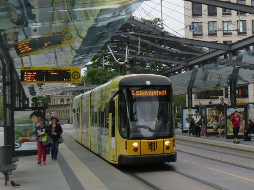 Dresden, Deutschland, DVB Tram Haltestelle Postplatz