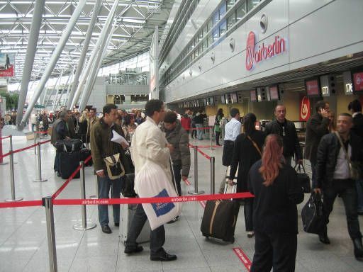 Düsseldorf, Deutschland, Flughafen DUS Airport, Gepäckaufgabe Check In Schalter airberlin