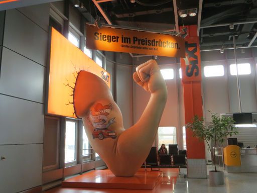 Düsseldorf, Deutschland, Flughafen DUS Airport, Sixt® Werbung Mietwagen im Juni 2015