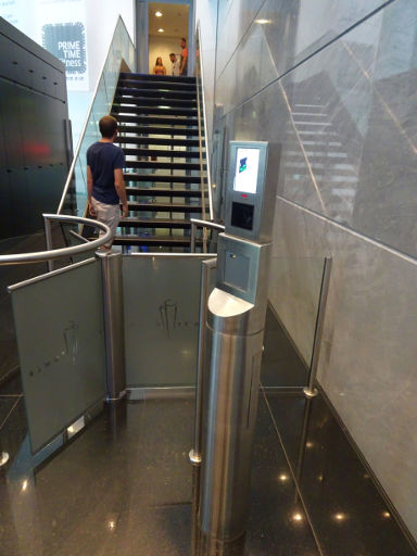 Main Tower Besucherplattform, Frankfurt am Main, Deutschland, automatische Zugangskontrolle, Treppe zum Fahrstuhl