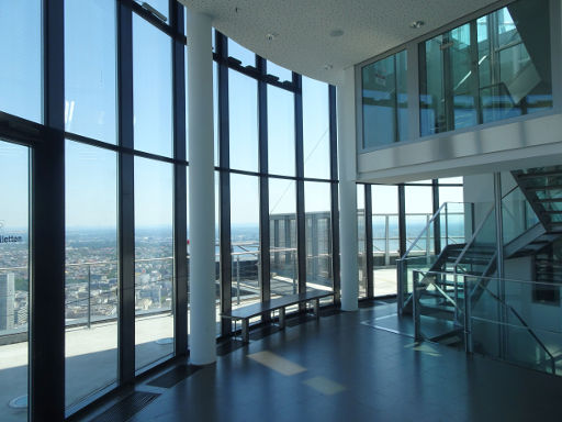 Main Tower Besucherplattform, Frankfurt am Main, Deutschland, Wetter geschützte Aussicht mit Aufgang zur Besucherplattform