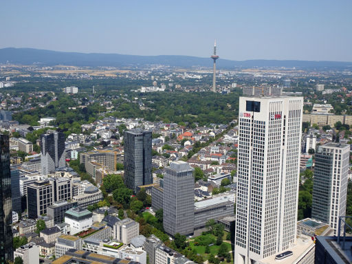 Main Tower Besucherplattform, Frankfurt am Main, Deutschland, Ausblick Richtung Europaturm, rechts USB Hochhaus