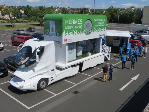 Frankfurt am Main Deutschland, Hermes Meisterschale Fußball Bundesliga 2015, Hessen Center Frankfurt Parkplatz