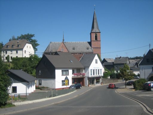 Sohren, Rheinland Pfalz, Deutschland, Ortsmitte mit Kirche