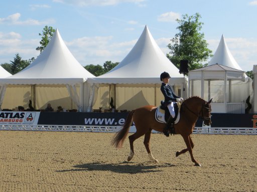 Hamburg, Deutschland, Deutsches Spring– und Dressur– Derby 2014, Jugendliche Dressurreiten