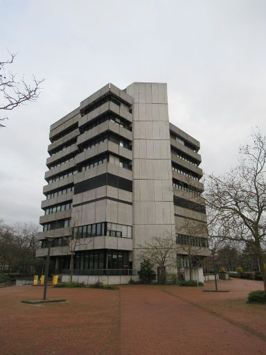 Concordia Versicherung, ehemaliges Direktionsgebäude, Hannover, Deutschland, Ansicht vom Parkplatz
