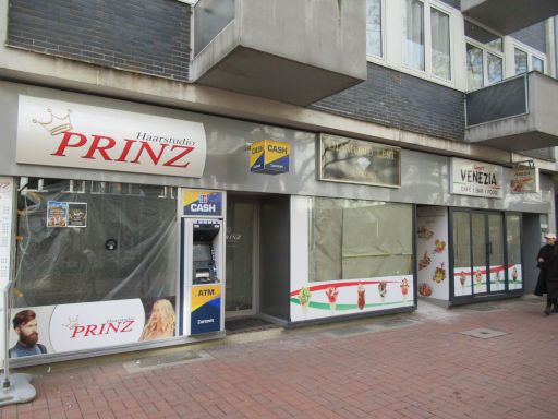 Einkaufen, Hannover, Deutschland, Haarstudio Prinz, Diamond Lest Jewelery und Eiscaf&eacute; Venezia, Lister Meile 37, 30161 Hannover im April 2026