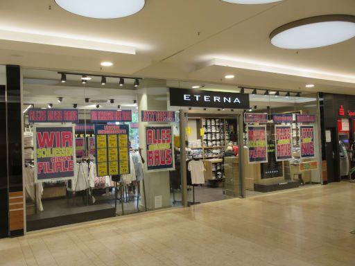 Einkaufen, Hannover, Deutschland, ETERNA Filiale in der Ernst-August-Galerie am Ernst-August-Platz 2, 30159 Hannover im Juni 2026 R&auml;umungsverkauf
