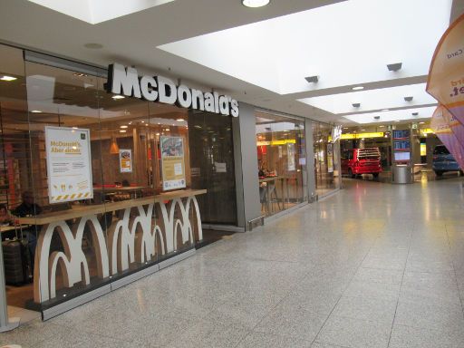 Flughafen Hannover Airport HAJ, Hannover, Deutschland, McDonald’s® Restaurant