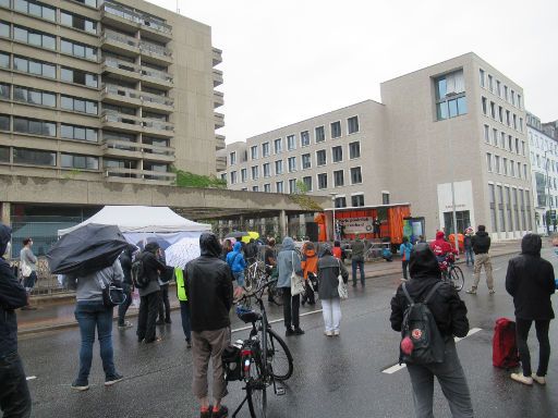 Fridays for Future Hannover, Hannover, Teilnehmer vor dem ehemaligen Maritim Grand Hotel Friedrichwall 11, 30159 Hannover