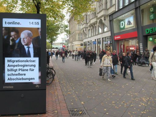 Georgstraße, Hannover, Deutschland, Nachrichten und Information bei Deichmann im Oktober 2023