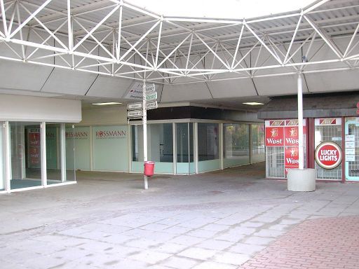 Ihme-Zentrum, Hannover, Deutschland, Rossmann Drogeriemarkt im Oktober 2004 geschlossen