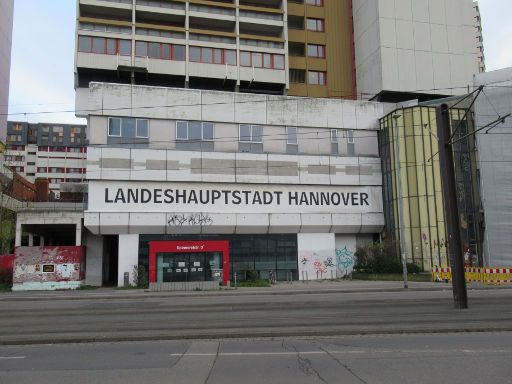 Ihme-Zentrum, Hannover, Deutschland, Landeshauptstadt Hannover, Fachbereich Jugend und Familie, Eingang Spinnereistraße 3 im Dezember 2021