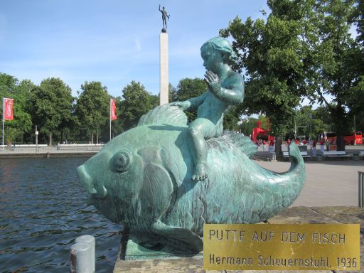 Maschsee, Hannover, Deutschland, Statue Putte auf dem Fisch, Herrmann Scheuernstuhl, 1936