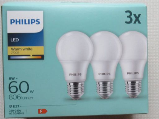 Netto Marken-Discount, Hannover, Deutschland, 3 Philips LED E27 8 Watt für 4,99 Euro im Oktober 2023