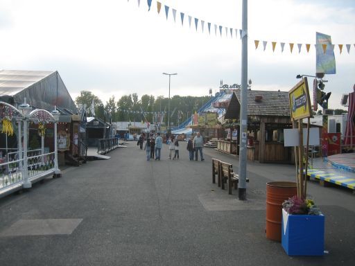 Hannover, Deutschland, Oktoberfest 2010, leerer Festplatz