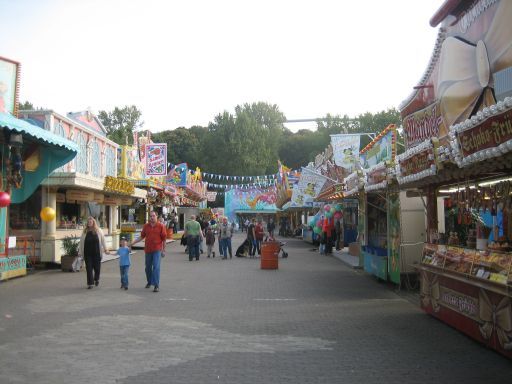 Hannover, Deutschland, Oktoberfest 2010, leerer Festplatz