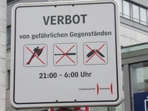 Sicherheit – Kriminalität, Hannover, Deutschland, Verbot gefährlicher Gegenstände am Raschplatz – Hauptbahnhof