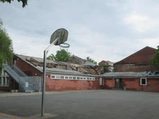 Sicherheit – Kriminalität, Hannover, Deutschland, ausgebrannte Turnhallen der Schillerschule in Kleefeld, Ebellstraße 15, 30625 Hannover, Mai 2022