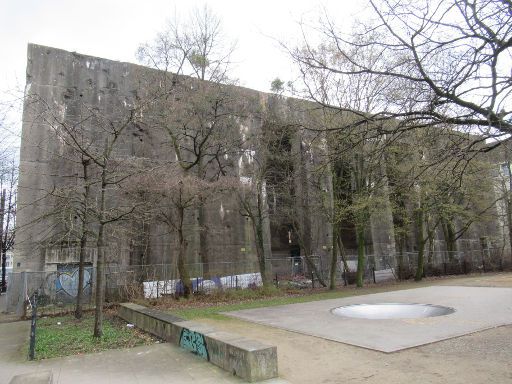 Zivilschutz Luftschutzbunker, Hannover, Deutschland, Hochbunker Ansicht Längsseite, Haltenhoffstraße 11, 30167 Hannover