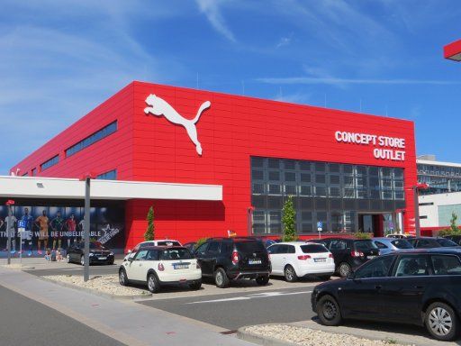 Herzogenaurach, Deutschland, Sport Outlets, Puma® Concept Store Outlet