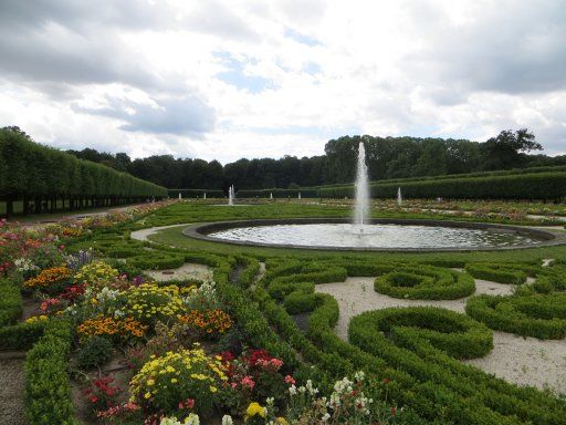 Schlösser Brühl Augustusburg Falkenlust, Brühl, Deutschland, Schlosspark mit Fontänen