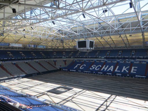 VELTINS Arena Fußball Stadion, Gelsenkirchen, Deutschland, Blick von den oberen Rängen