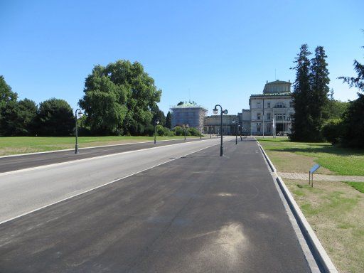 Villa Hügel, Essen, Deutschland, Hügelpark und Außenansicht eines Teils der Villa von Norden