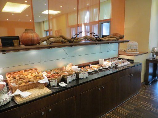 AMERON® Hotel Regent, Köln, Deutschland, nur ein Teil vom Frühstücksbuffet im EG