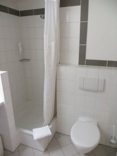 Holiday Inn® Essen City Centre, Essen, Deutschland, Bad mit Dusche und WC