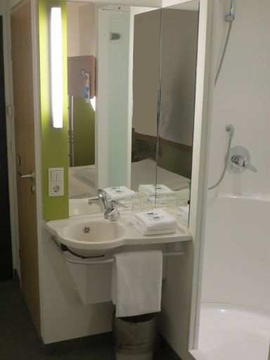 ibis budget Hotel Hannover, Garbsen, Deutschland, Waschtisch