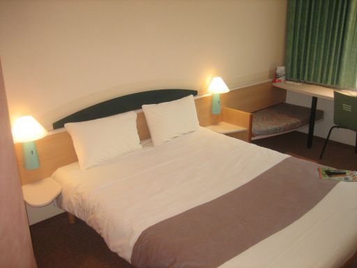 Ibis München Messe, Deutschland, Doppelbett, Beleuchtung, Kofferablage / Bank