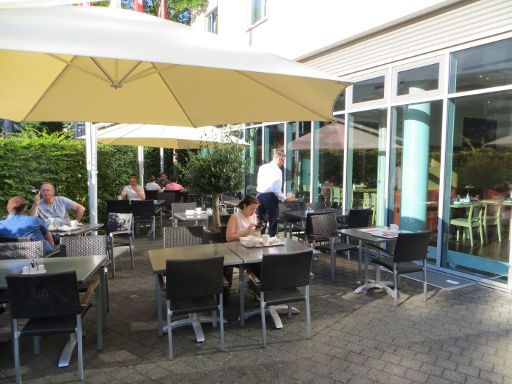 ibis Stuttgart City, Stuttgart, Deutschland, Frühstück auf der Terrasse