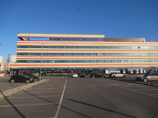 MEININGER Hotel Berlin Airport, Berlin, Deutschland, Außenansicht vom Parkplatz Alexander–Meißner–Straße 1