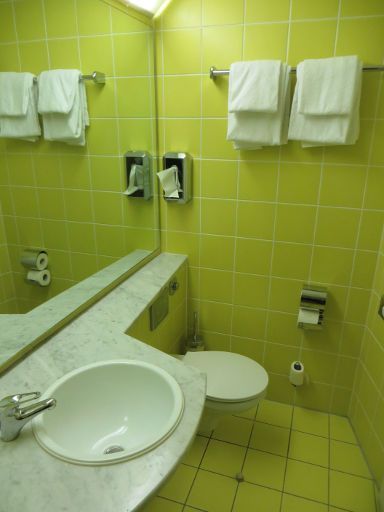 Mercure Hotel Bensheim (geschlossen), Deutschland, Bad mit Waschtisch und WC